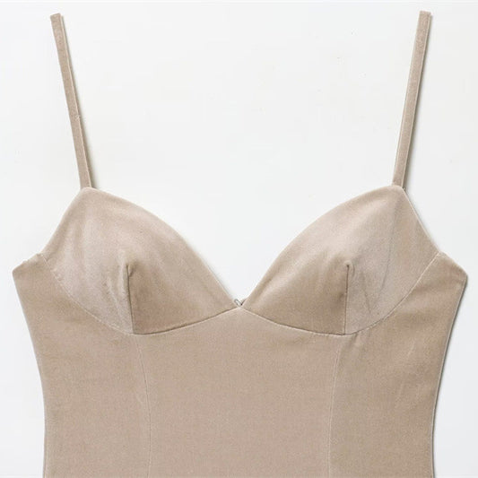 Vestido “Nude Charm” | Mini con tirantes finos y vuelo inferior - Lovelys