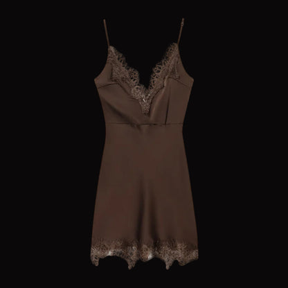 Vestido satinado “Lace Brown” con encaje | Estilo lencero con tirantes finos - Lovelys