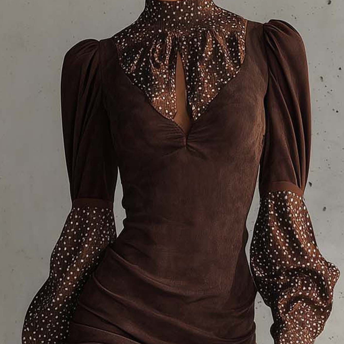 Vestido Chocolate Elegancia Retro