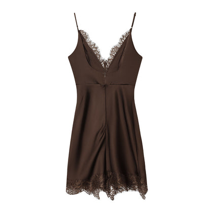 Vestido satinado “Lace Brown” con encaje | Estilo lencero con tirantes finos - Lovelys