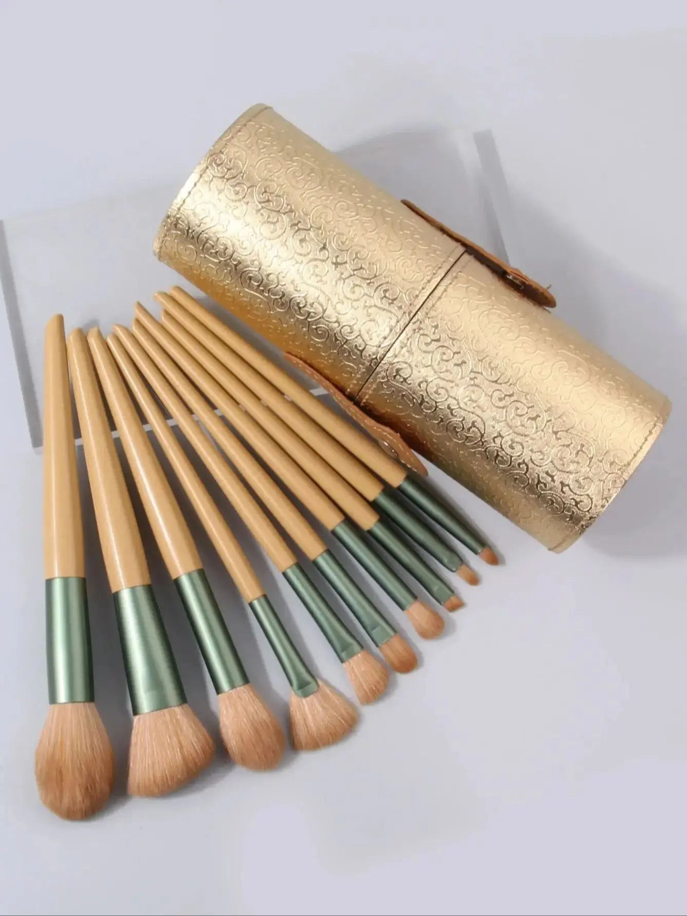 Pinceles de maquillaje para principiantes de 10 piezas con cubo de almacenamiento. - Lovelys